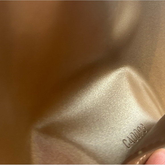 Louis Vuitton Matte Vernis 4 ring keyholder - Picture 6 of 6
